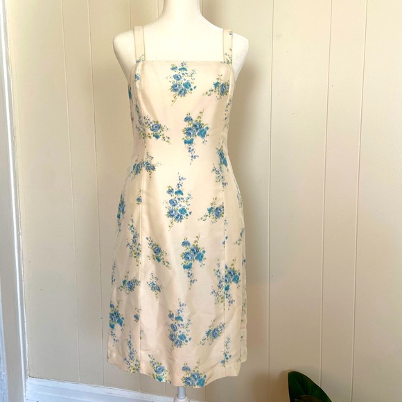 Ann Taylor Dresses & Skirts - Ann Taylor Vintage Petites Floral Silk Dress 4P